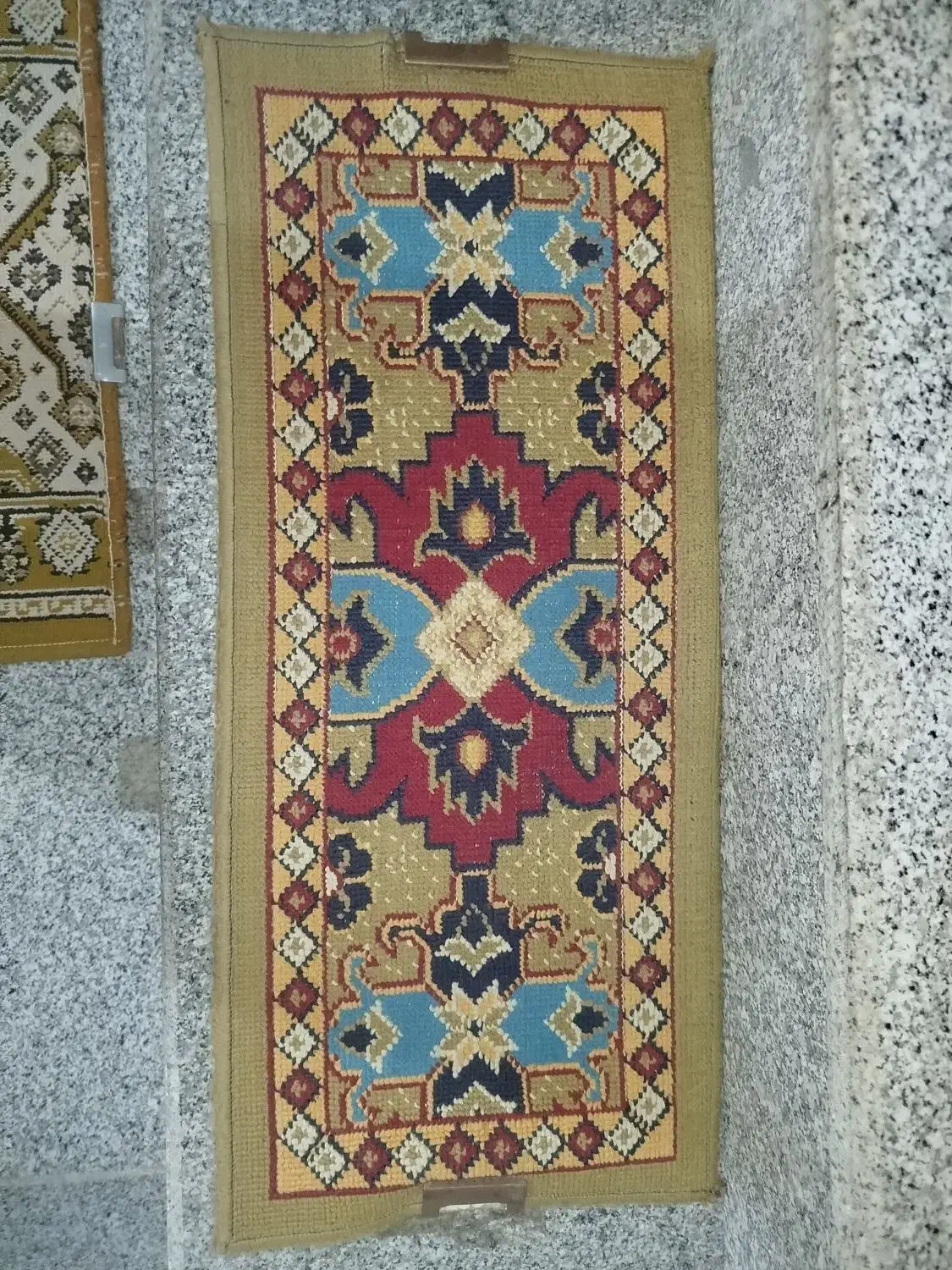 فرش پله|پادری|ارومیه, |دیوار