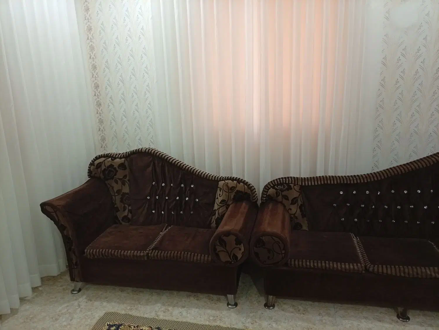 یک دست مبل هفت نفر و درب ورودی منزل|مبلمان خانگی و میز عسلی|کیاشهر, |دیوار