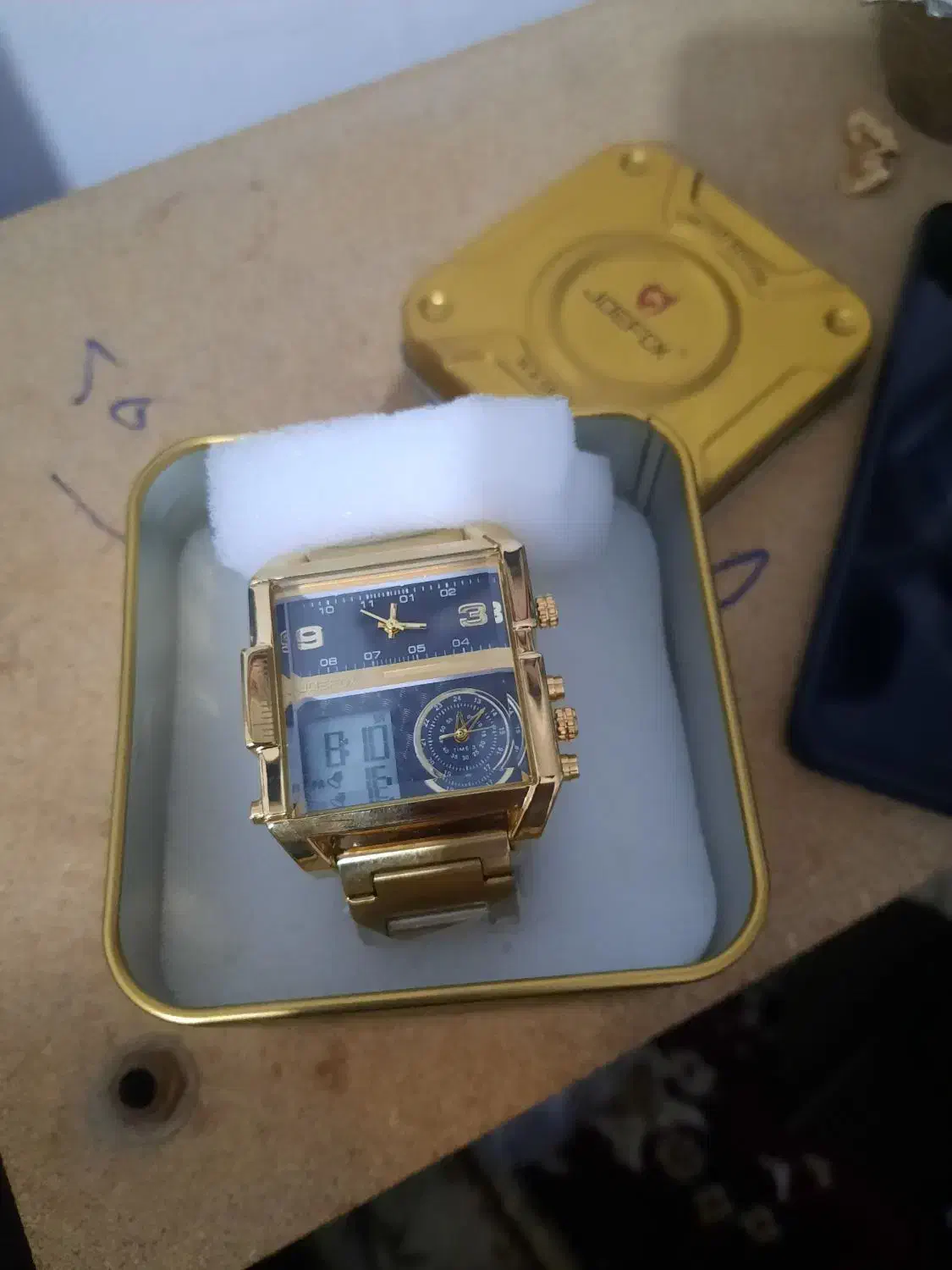 ساعت جوفاکس|ساعت|اردبیل, |دیوار