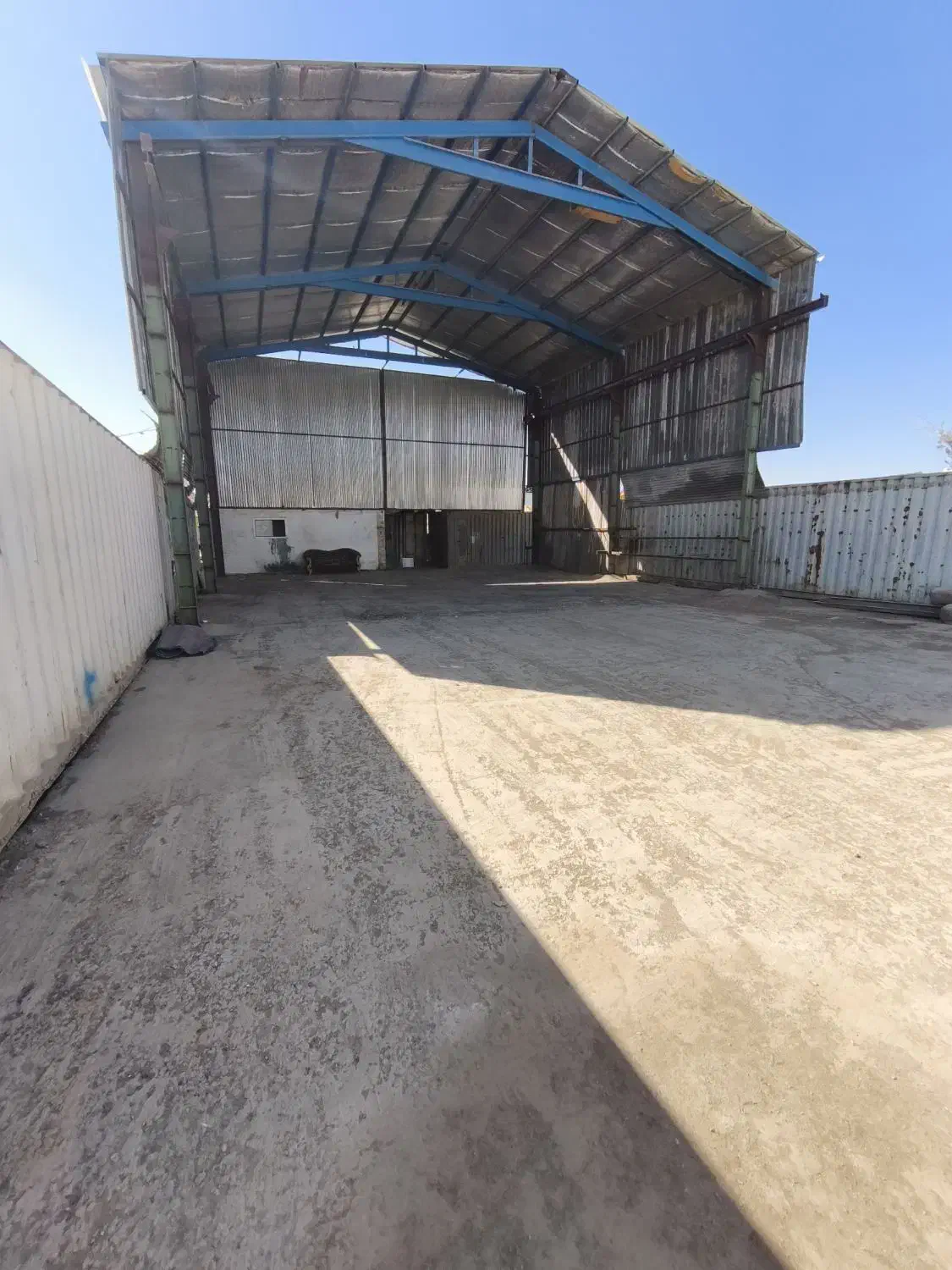 اجاره سوله ۳۰۰ متری بر خیابان اصلی|اجارهٔ دفتر صنعتی، کشاورزی، تجاری|خمینیشهر, |دیوار