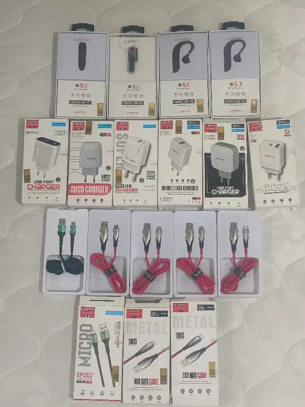 تعدادی شارژر و هندزفری بلوتوثی تک گوش و کابل شارژ|لوازم جانبی موبایل و تبلت|تهران, نیروی هوایی (پیروزی)|دیوار