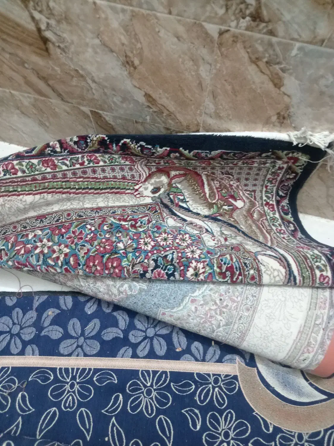 قالی نو گرفتم میخوام بفروش فروشی کسی خوست در خدمت|فرش|کرمان, |دیوار