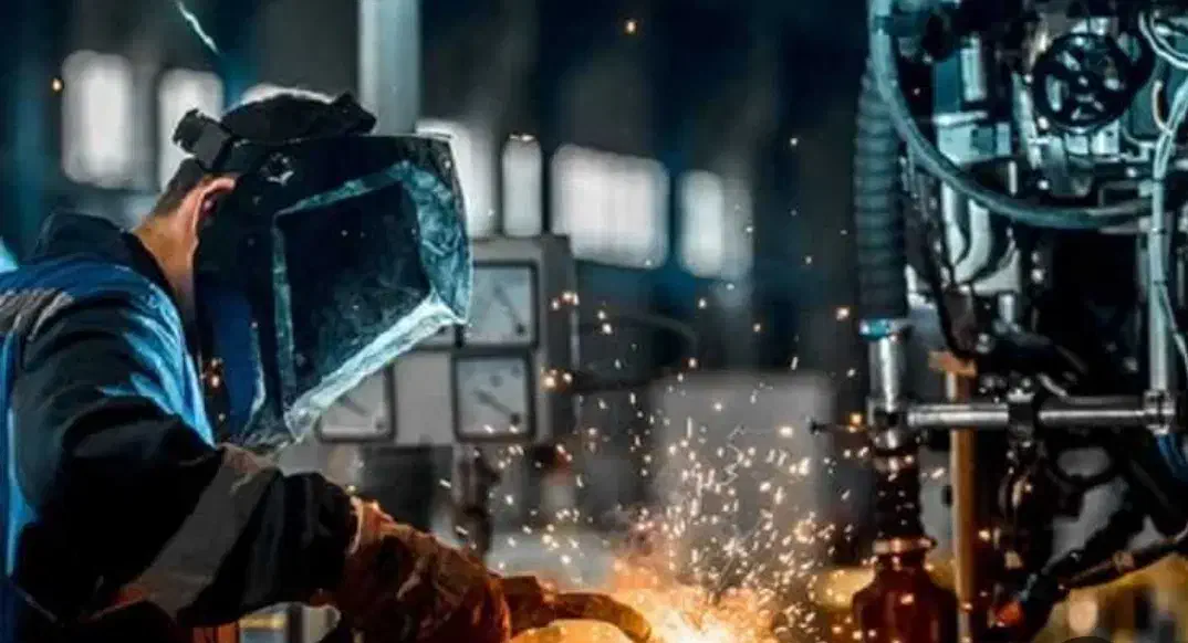 استخدام ۵ نفر نیروی آقا جوشکار co2|استخدام صنعتی، فنی، مهندسی|شهرضا, |دیوار