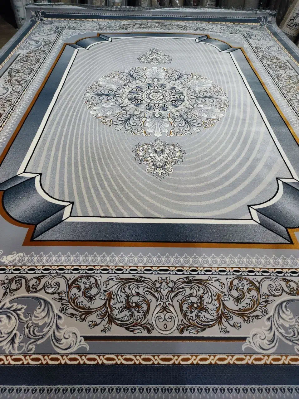 .فرش زیرقیمت موجودشد.|فرش|زاهدان, |دیوار