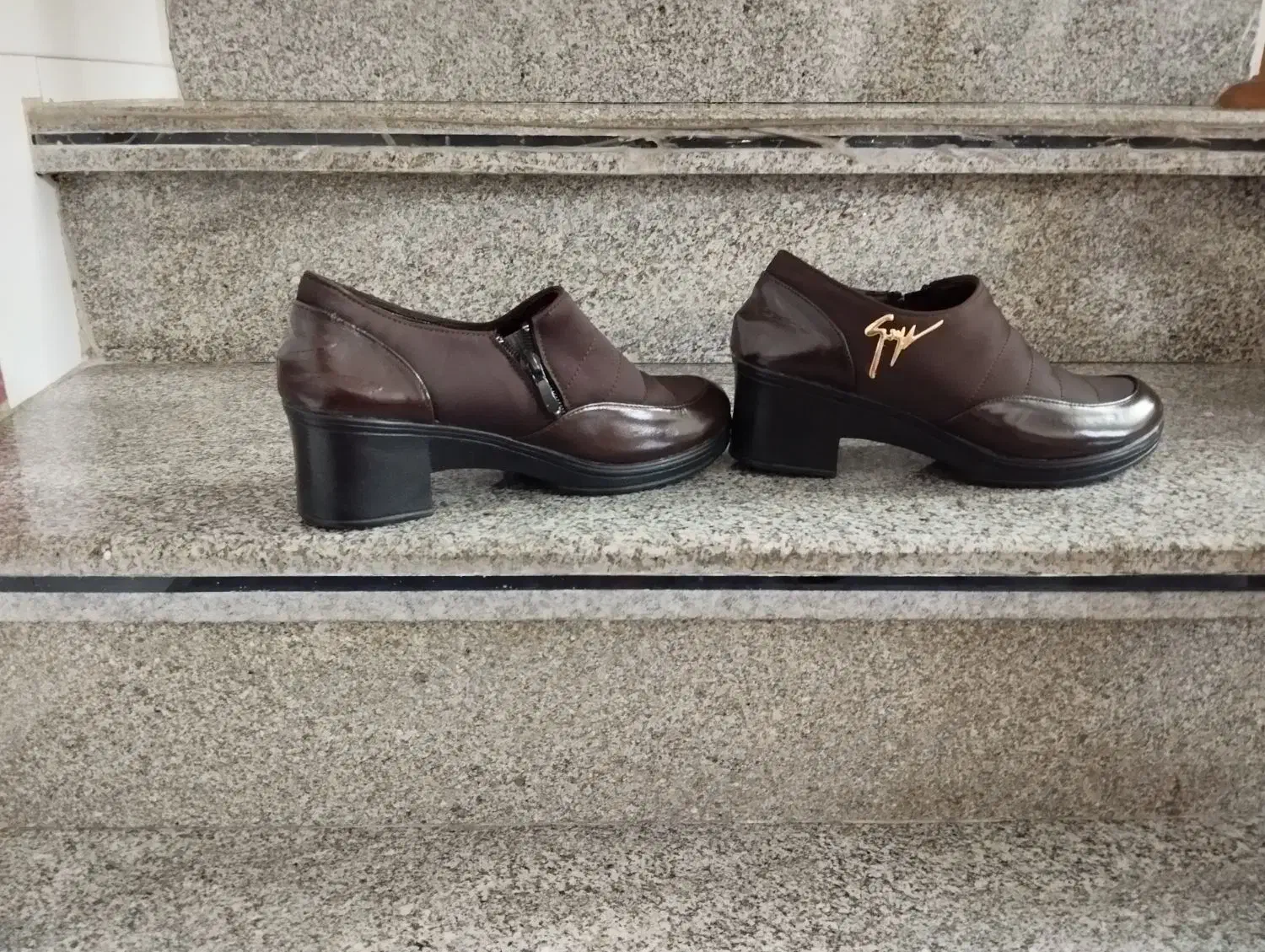 کفش|کیف، کفش، کمربند|سمنان, |دیوار