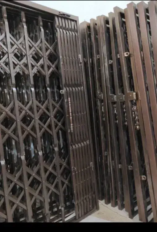 ساخت درب آکاردئونی|خدمات پیشه و مهارت|رشت, منظریه|دیوار