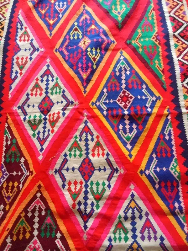 گلیم شش متری|گلیم، جاجیم، گبه|اصفهان, بهاران|دیوار