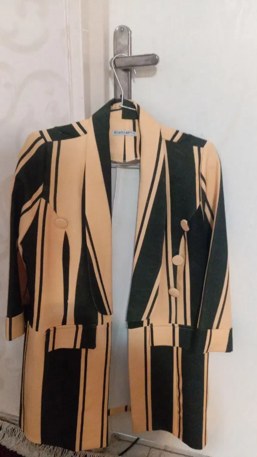 دو عدد مانتو کتی مازراتی|لباس|فردیس, فردیس|دیوار