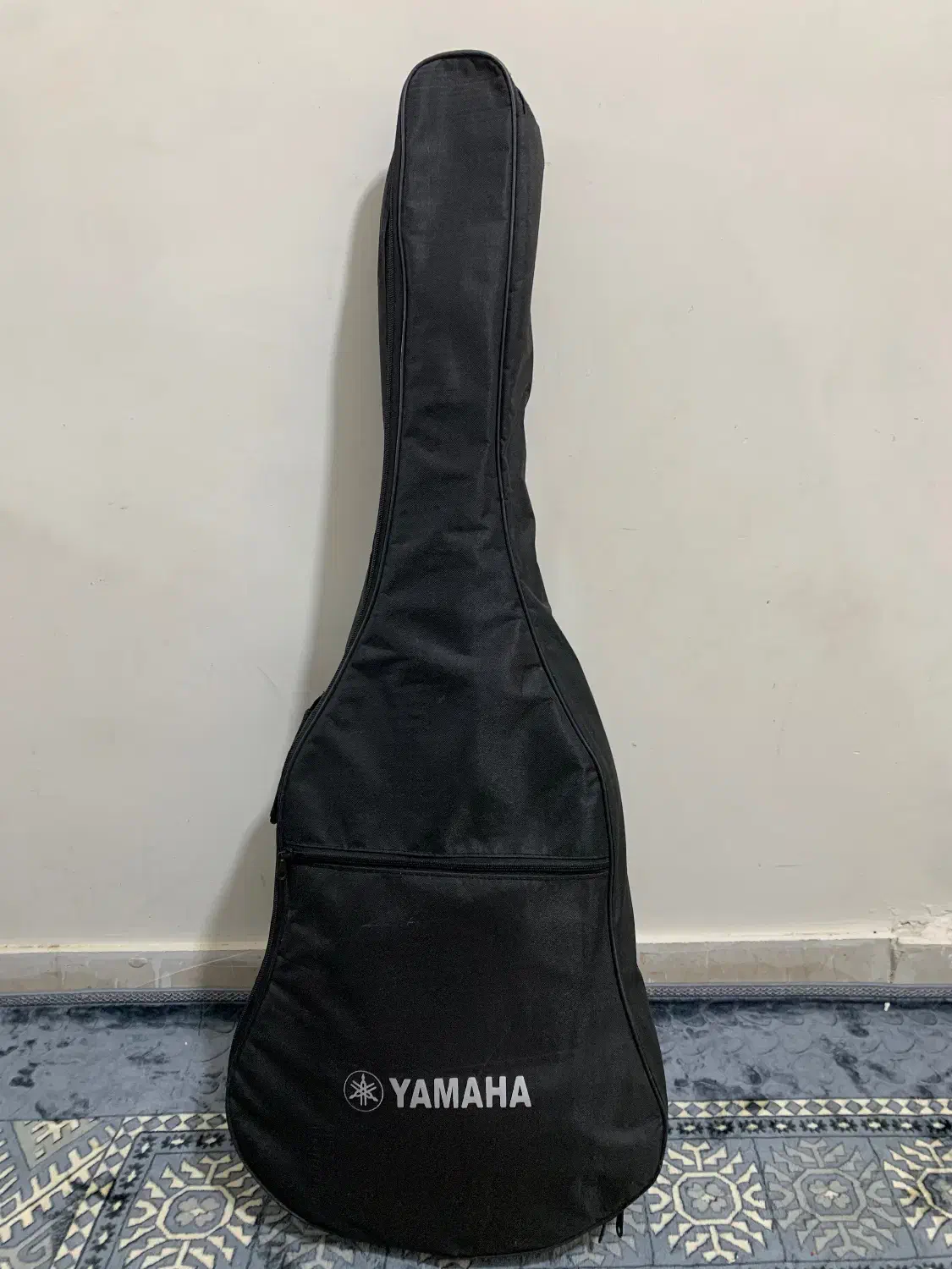 گیتار کلاسیک|گیتار، بیس، امپلیفایر|صدرا-فارس, فاز ۱|دیوار