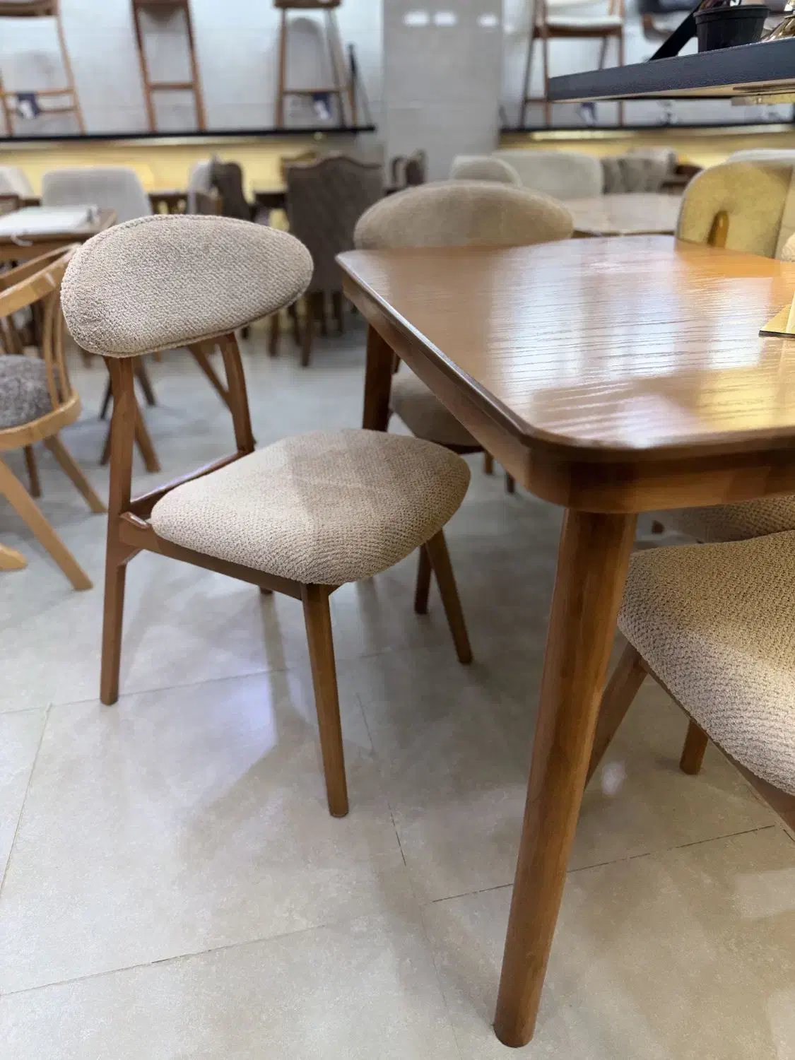 ناهارخوری آرهان|میز و صندلی غذاخوری|یزد, |دیوار