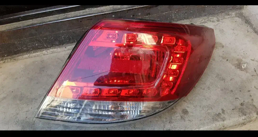 چراغ عقب دنا|قطعات یدکی و لوازم جانبی|بومهن, |دیوار