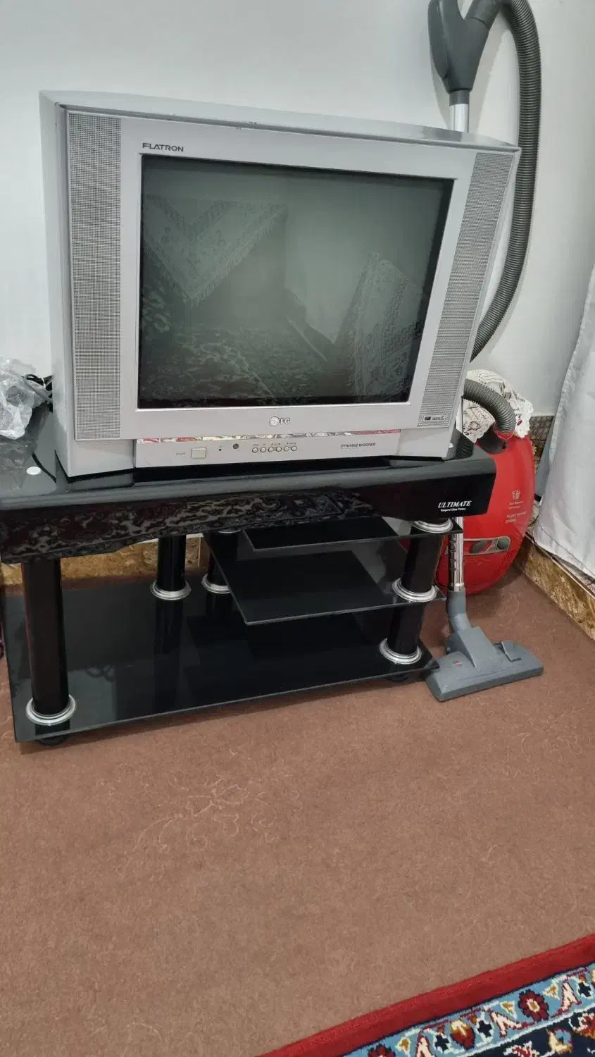 تلوزیون ۲۱ اینچ با میز|تلویزیون و پروژکتور|رباط‌کریم, انجم آباد|دیوار