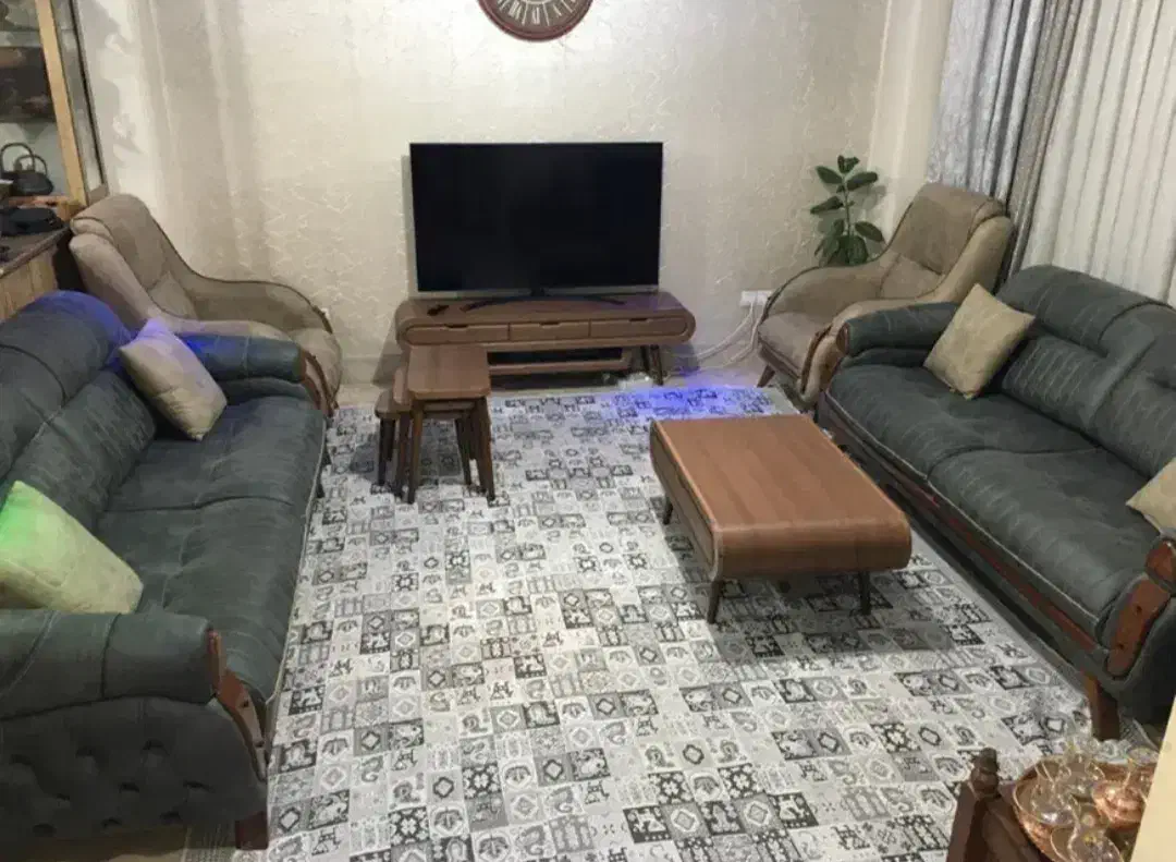 مبل فرانسوی چستر سالم قیمت مناسب|مبلمان خانگی و میز عسلی|قم, تکیه آقا سید حسنی|دیوار