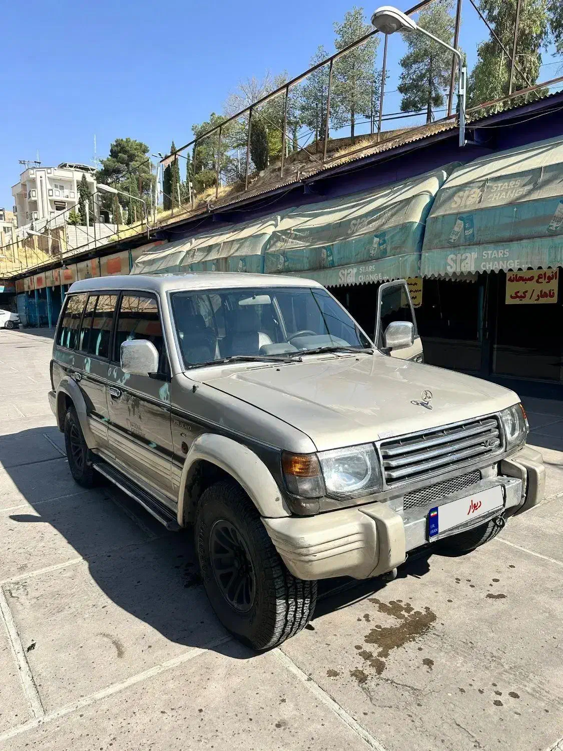 میتسوبیشی پاجرو 4 در  اتومات 6 سیلندر، مدل ۱۹۹۲|خودرو سواری و وانت|شیراز, فرهنگ شهر|دیوار