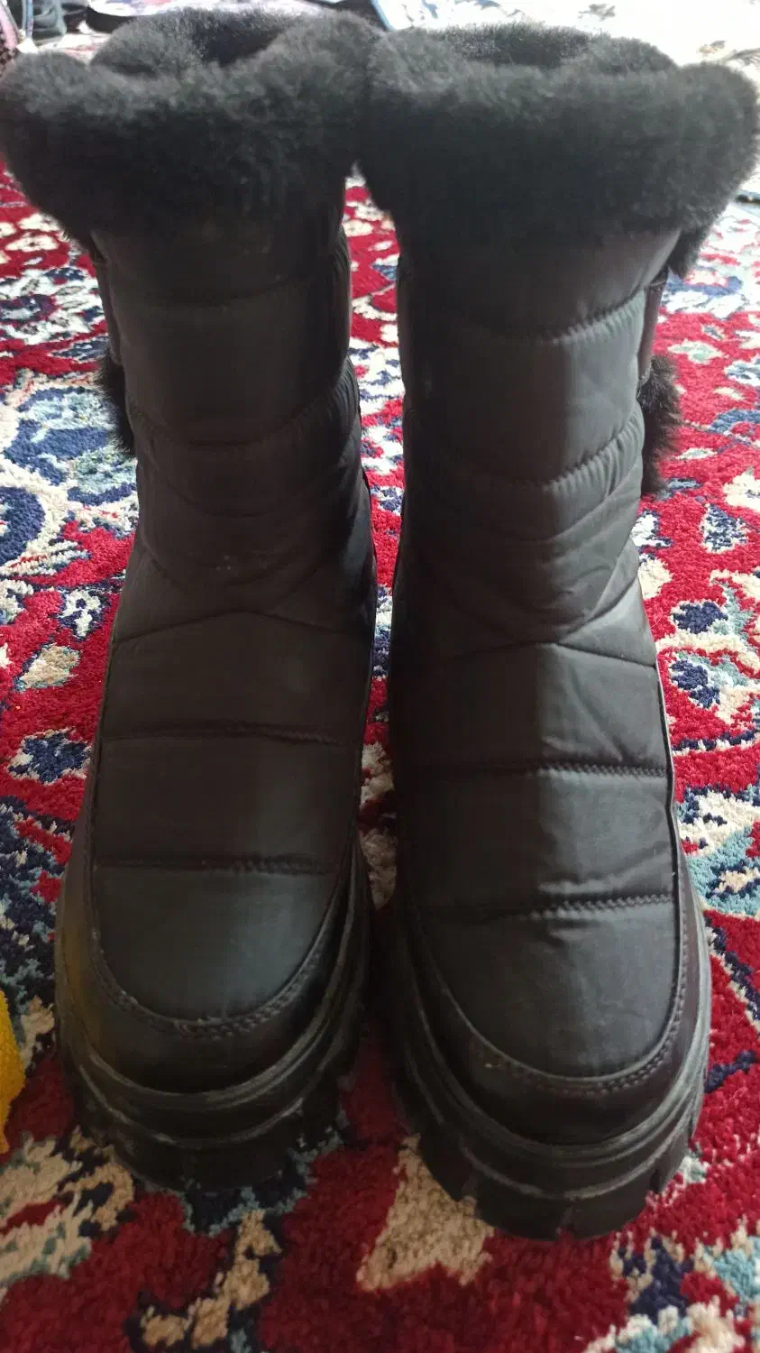 بوت درحدنو|کیف، کفش، کمربند|قره چای, |دیوار