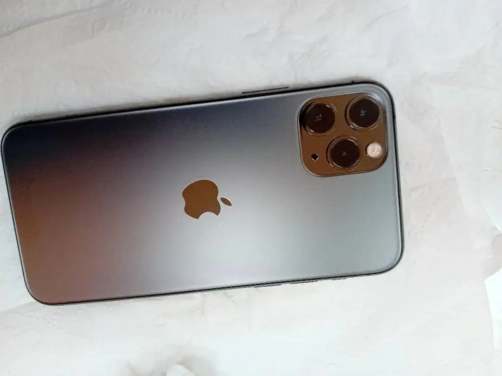 ۱۱ پرو|موبایل|فردیس, شهرک راه آهن|دیوار