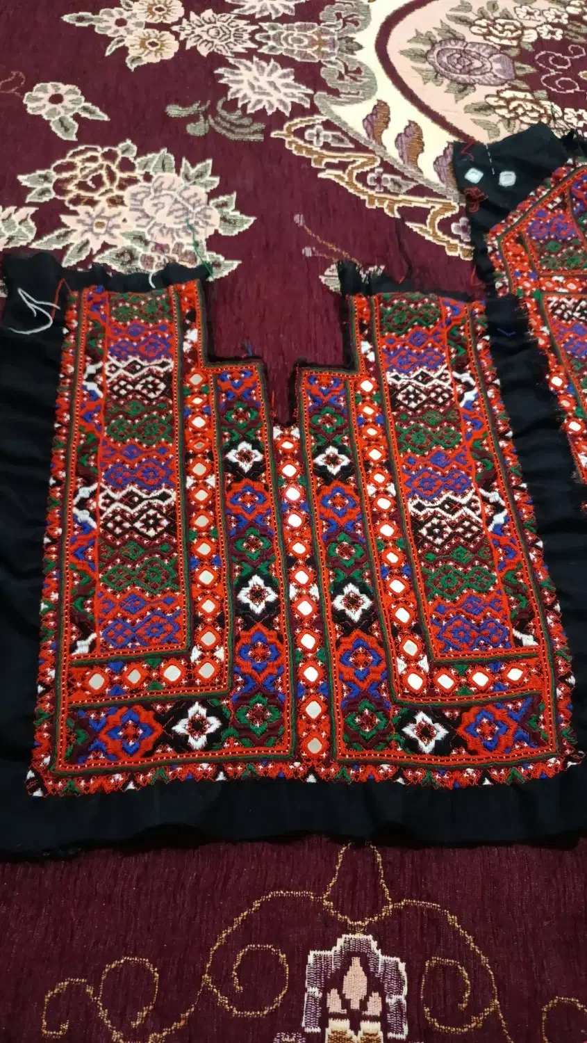 زیاستین دست دوز|لباس|ریگان, |دیوار