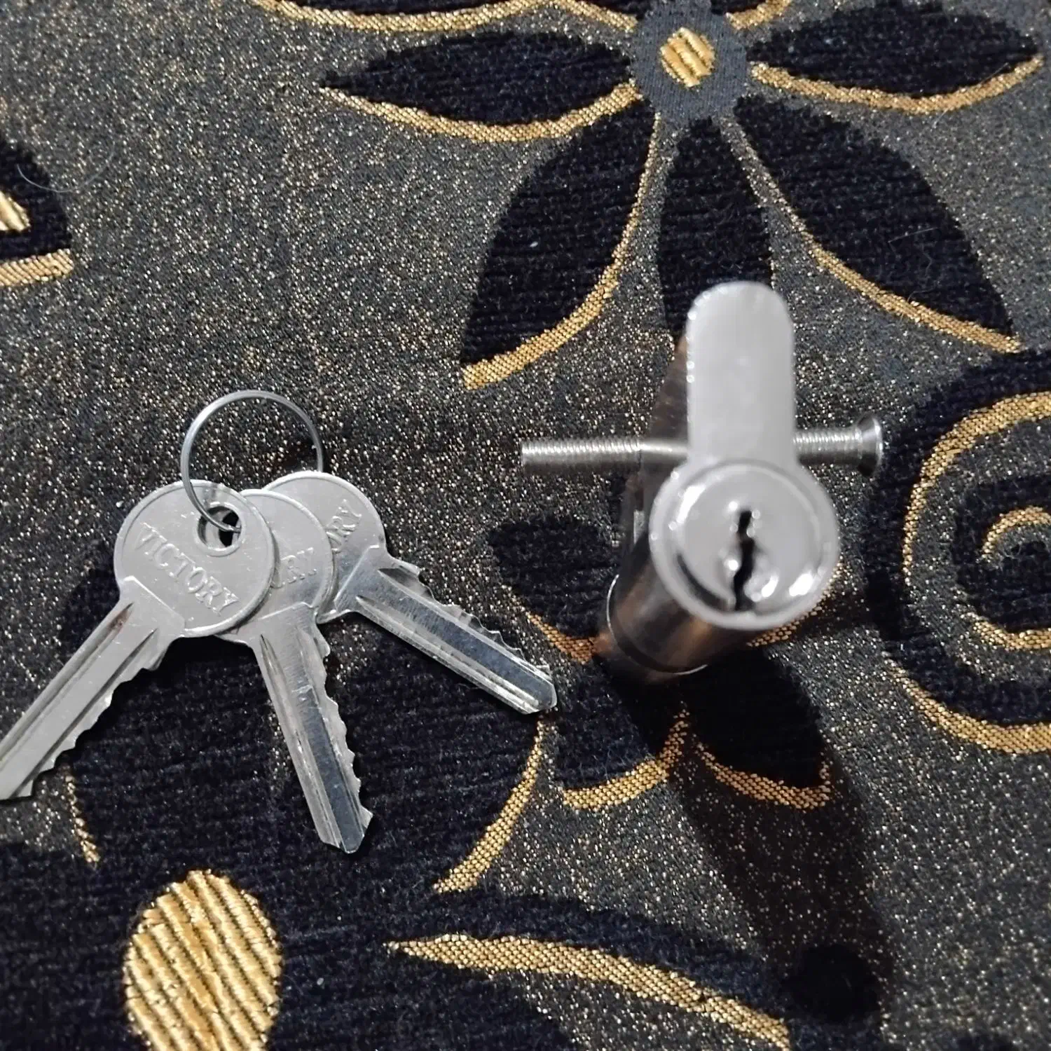 قفل سویچی نو|ابزارآلات|همدان, |دیوار