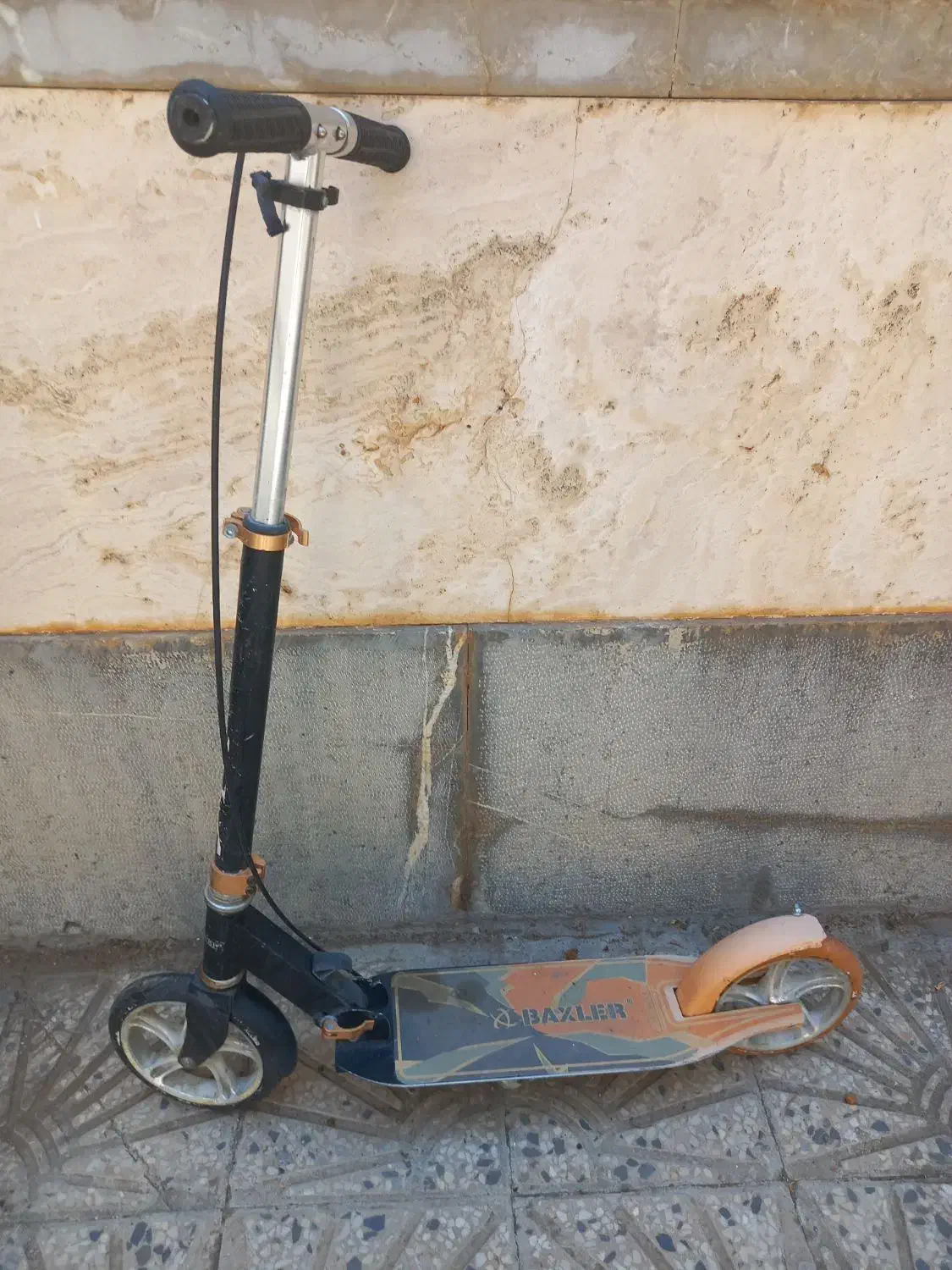 اسکوتر بدنه سالم و قوی|دوچرخه، اسکیت، اسکوتر|بروجرد, |دیوار