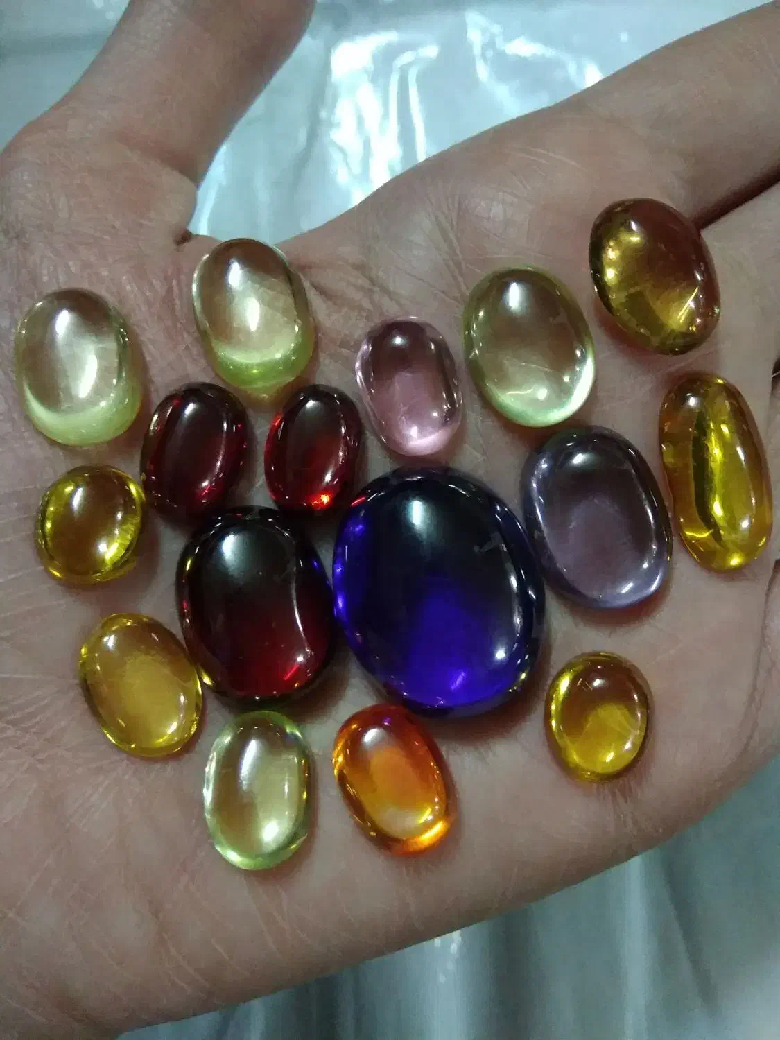 انگشترگردنبندسنگنگینانواعنگینکلکسیونی|کلکسیون اشیاء عتیقه|قم, هنرستان|دیوار