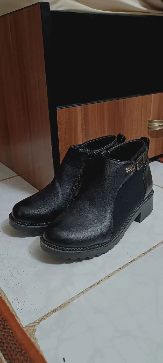 نیم بوت مشکی خاص|کیف، کفش، کمربند|اصفهان, دشتستان|دیوار