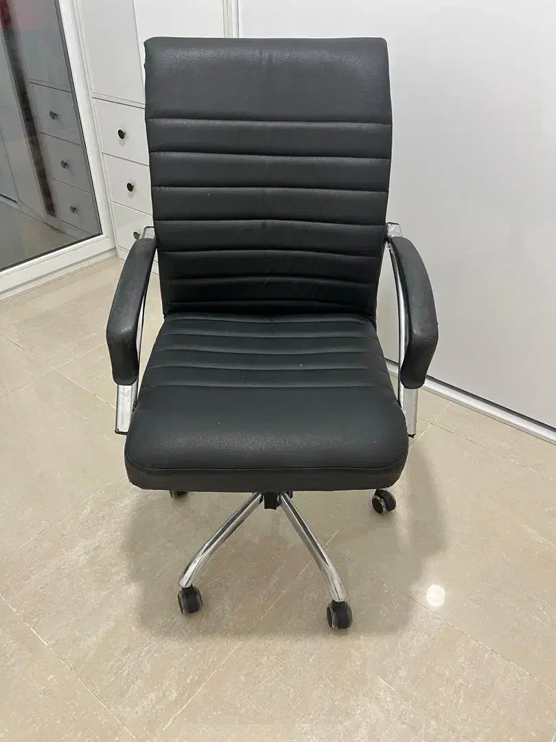 صندلی|صندلی و نیمکت|کیش, |دیوار