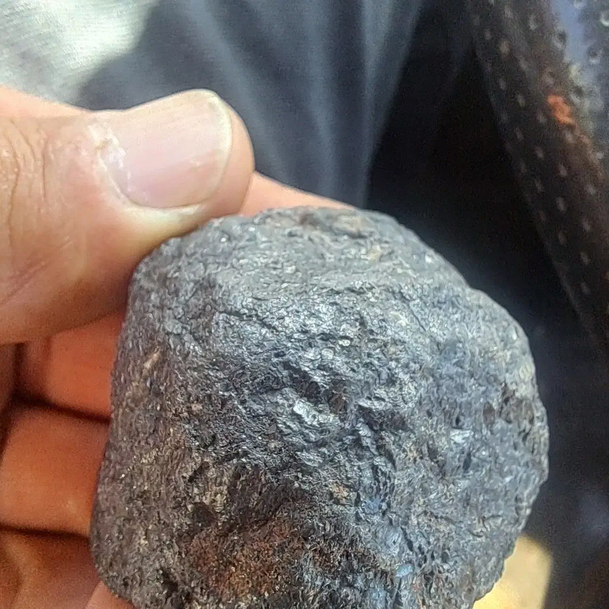 شهابسنگ شهاب سنگ|کلکسیون اشیاء عتیقه|شیراز, فرودگاه شهید دستغیب شیراز|دیوار