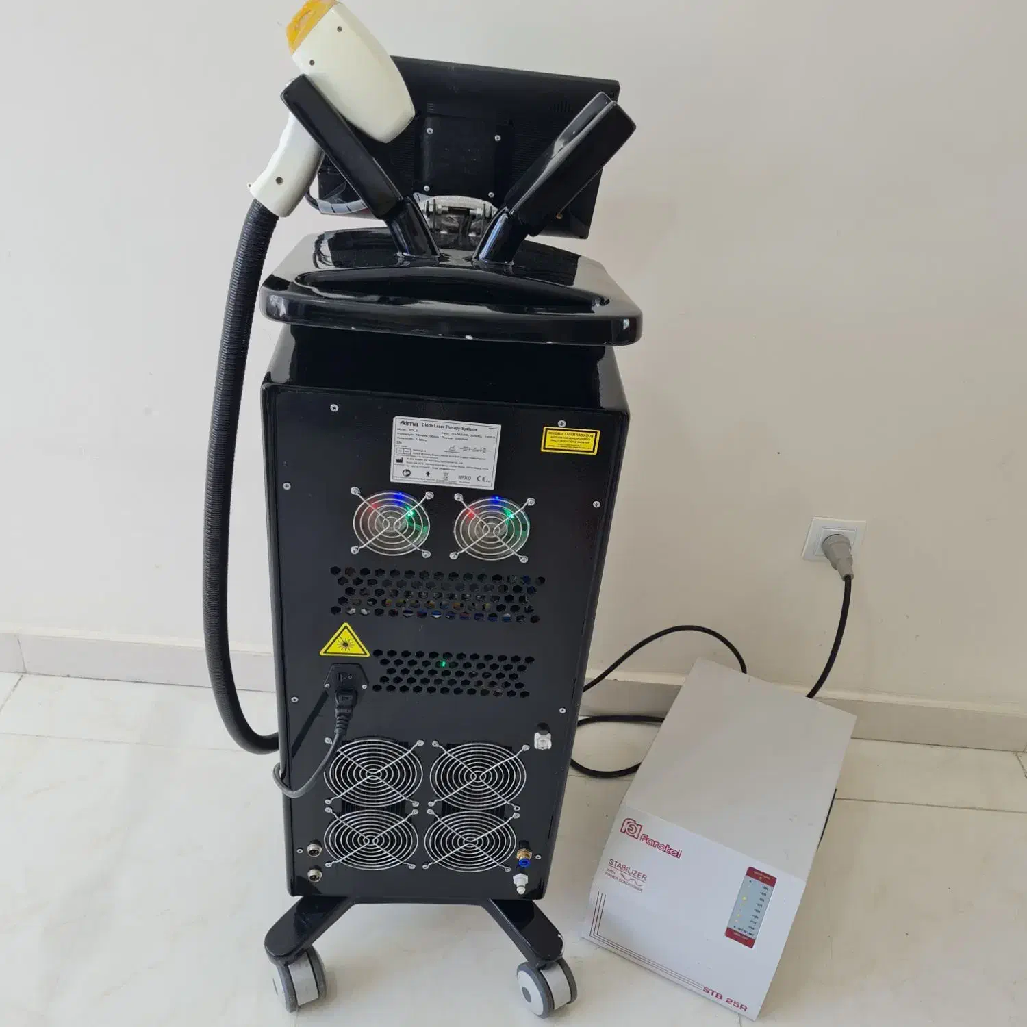 فروش دستگاه لیزر تیتانیوم با تجهیزات کامل|آرایشی، بهداشتی، درمانی|سنندج, |دیوار