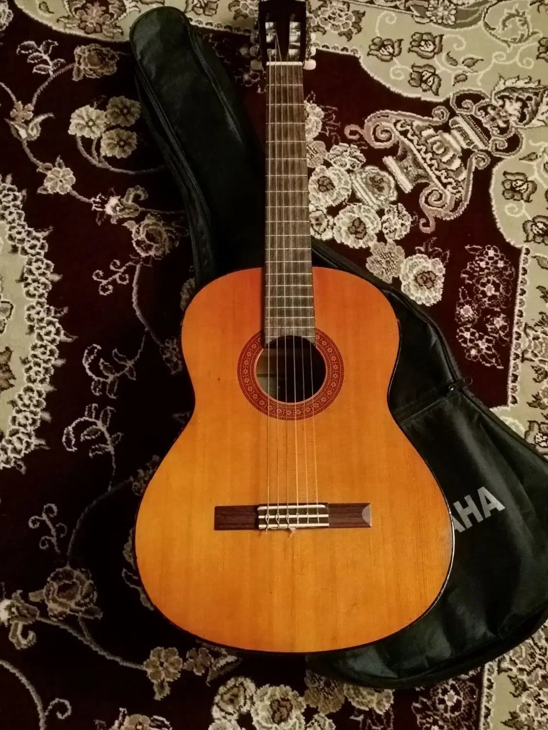 گیتار c40 اصل اندونزی|گیتار، بیس، امپلیفایر|لنگرود, |دیوار
