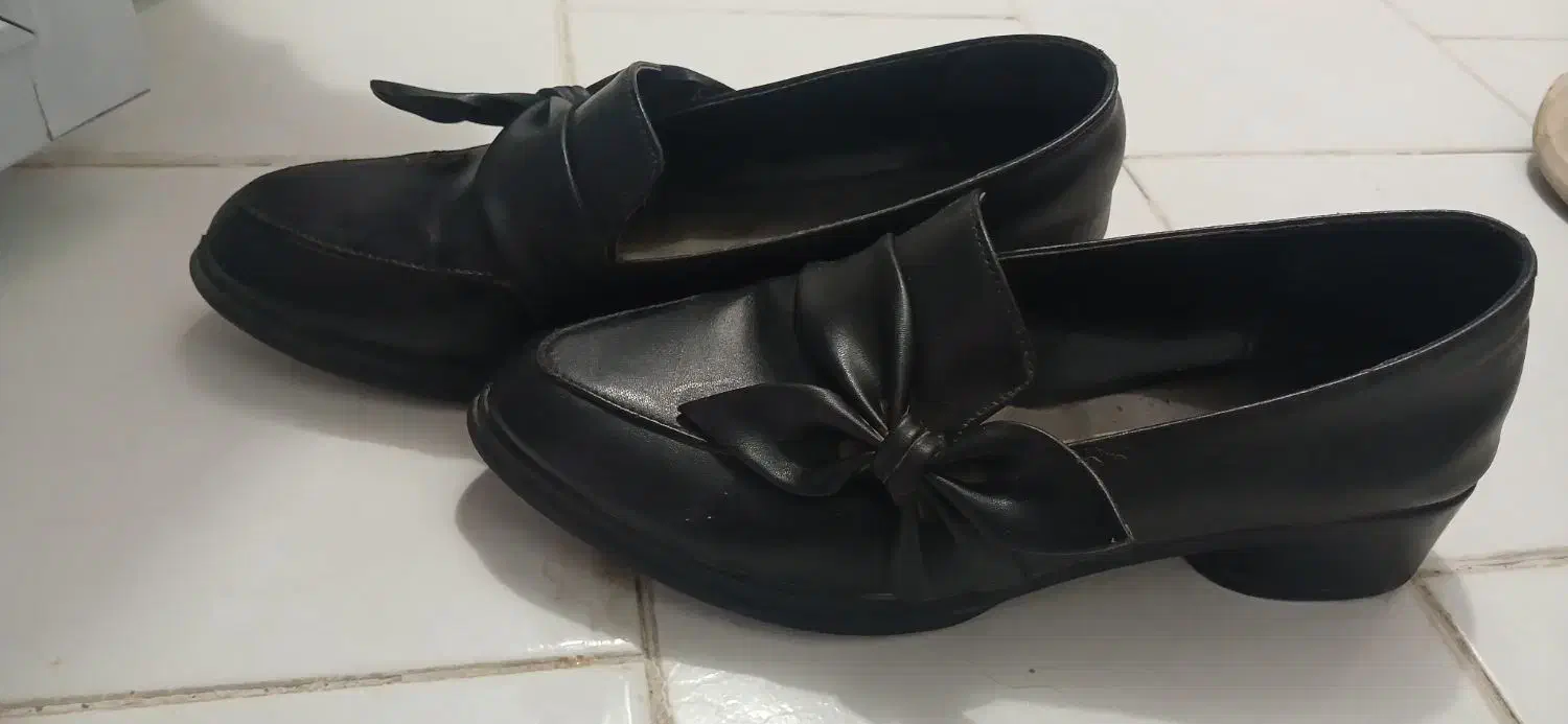 کفش|کیف، کفش، کمربند|نیشابور, سید جمال الدین|دیوار