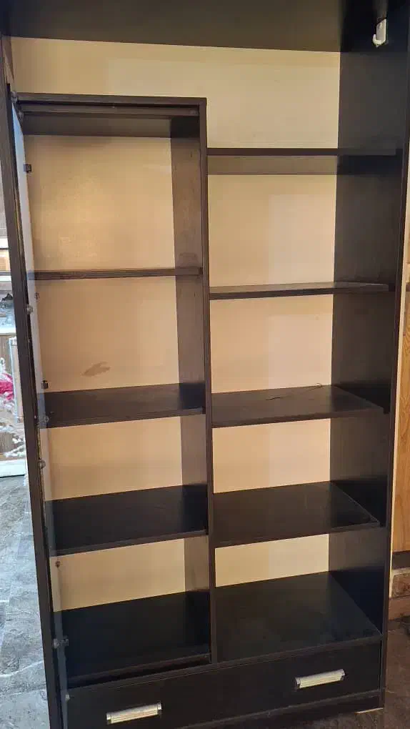 کتابخانه|کتابخانه، شلف، قفسههای دیواری|شیراز, فرهنگ شهر|دیوار