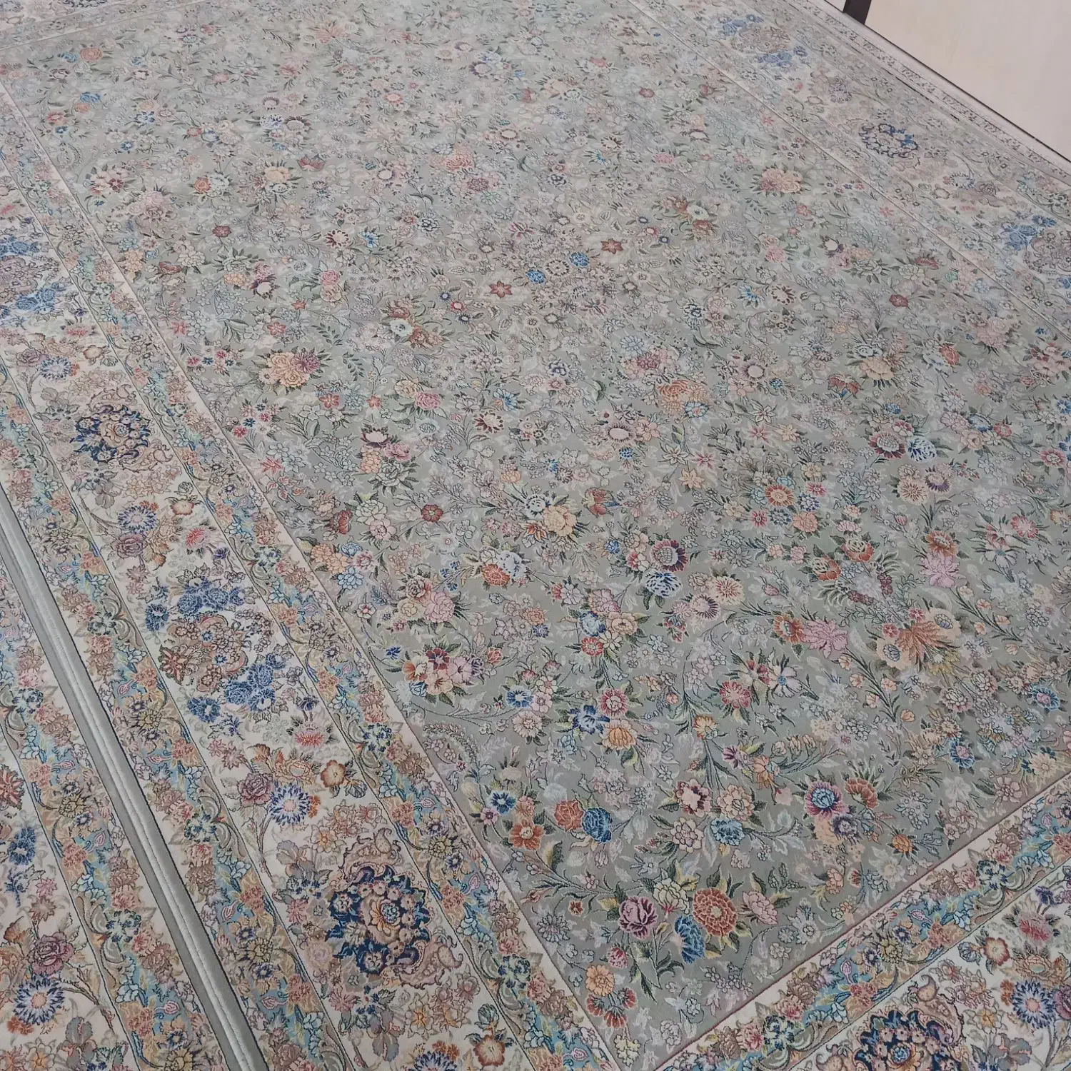 جفت ۳تا فرش ۱۲۰۰شانه ۳۶۰۰تراکم فیلی رنگ|فرش|هشتگرد, شهرک بعثت|دیوار