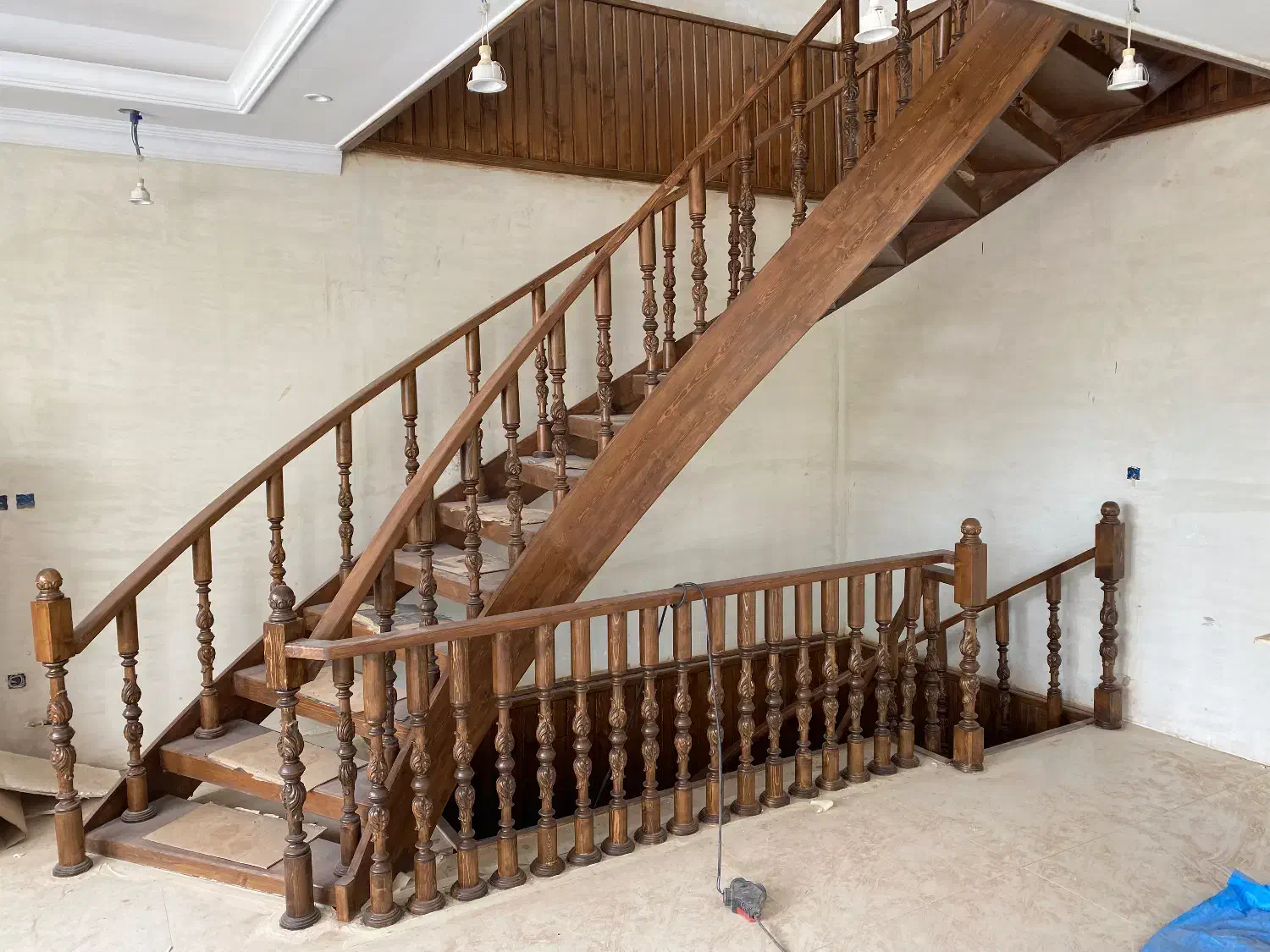 طراحی و اجراع انواع پله چوب|خدمات پیشه و مهارت|دماوند, گیلاوند|دیوار