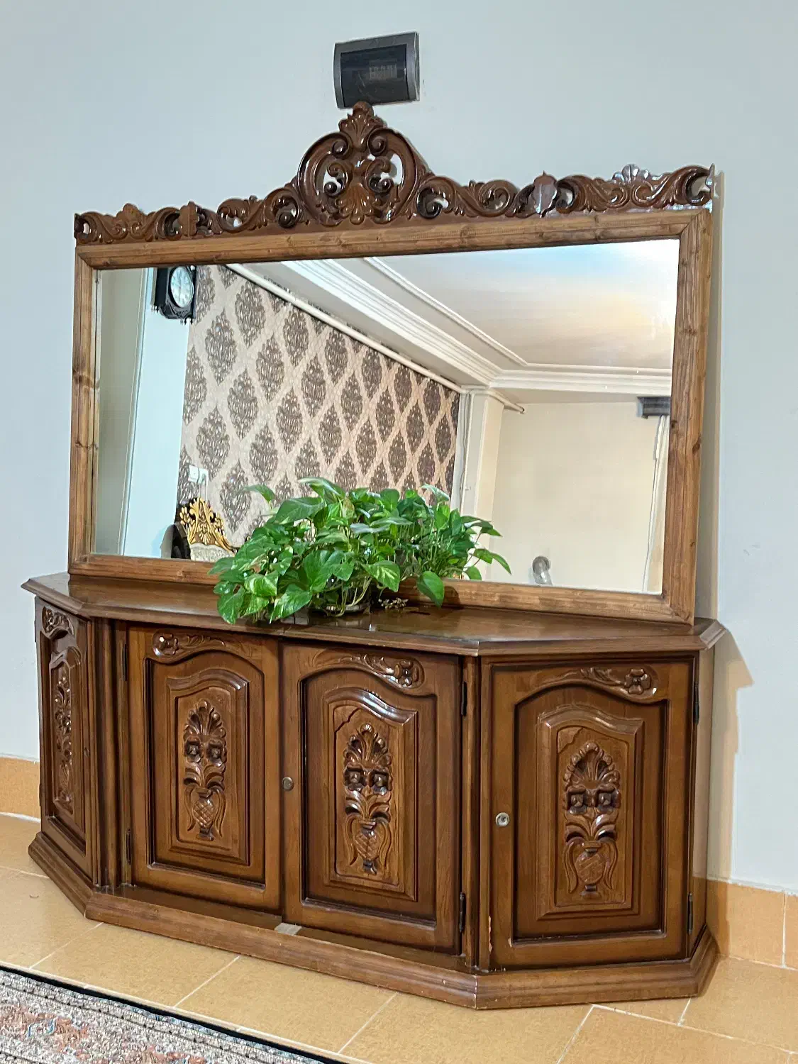 آینه و کنسول|بوفه، ویترین، کنسول|گنبد کاووس, |دیوار