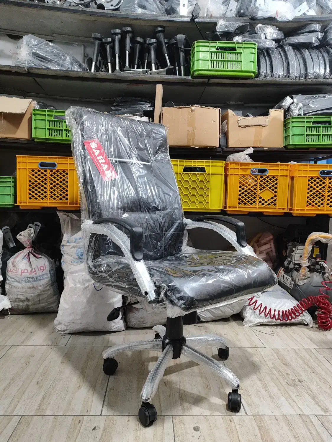 صندلی کارمندی صندلی مدیریتی ، گردان و کامپیوتر|مبلمان اداری|تهران, خاک سفید|دیوار