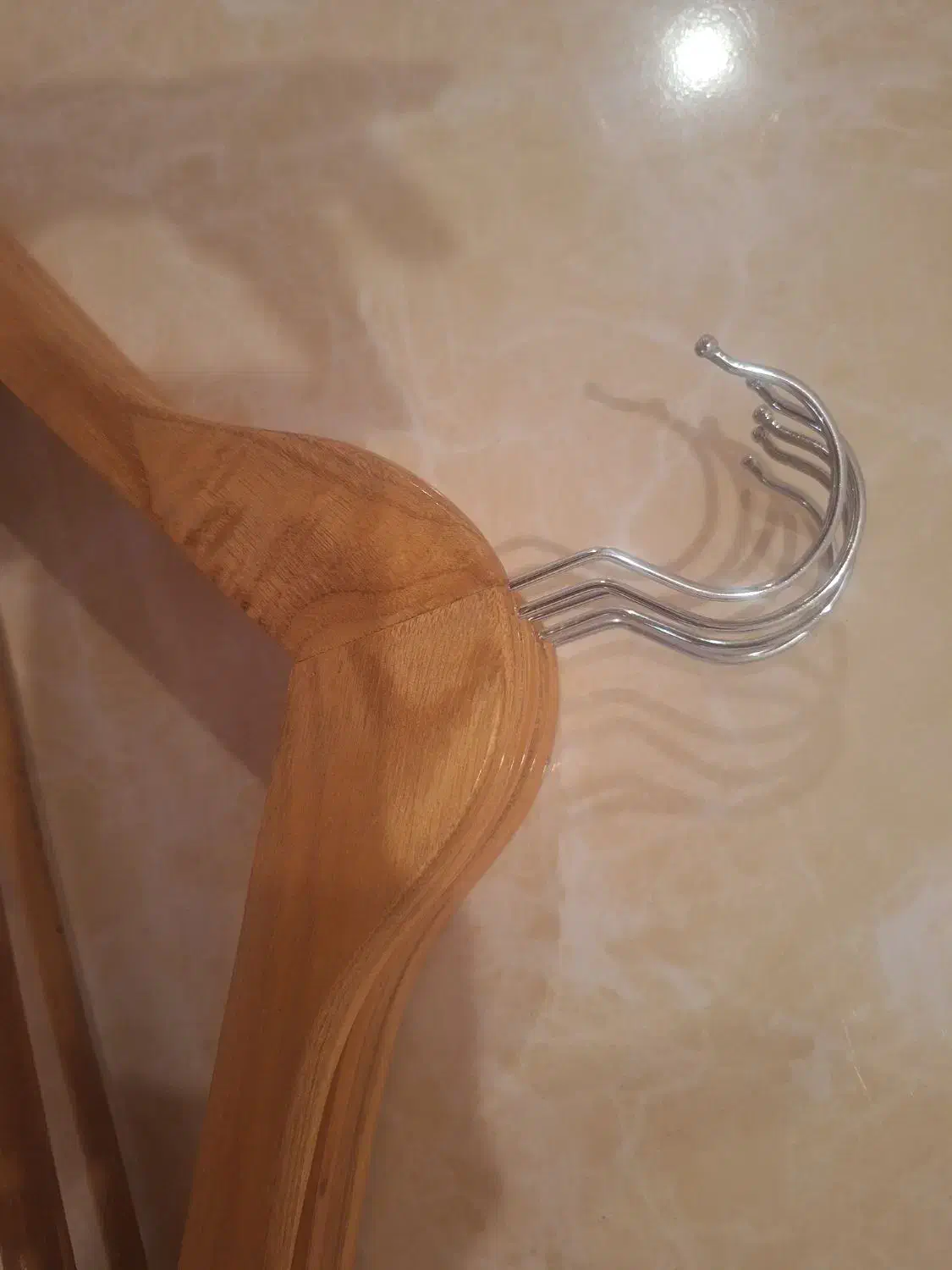 چوب لباسی چوبی وارداتی|بندرخت و رخت‌آویز|پردیس, فاز ۱۱|دیوار