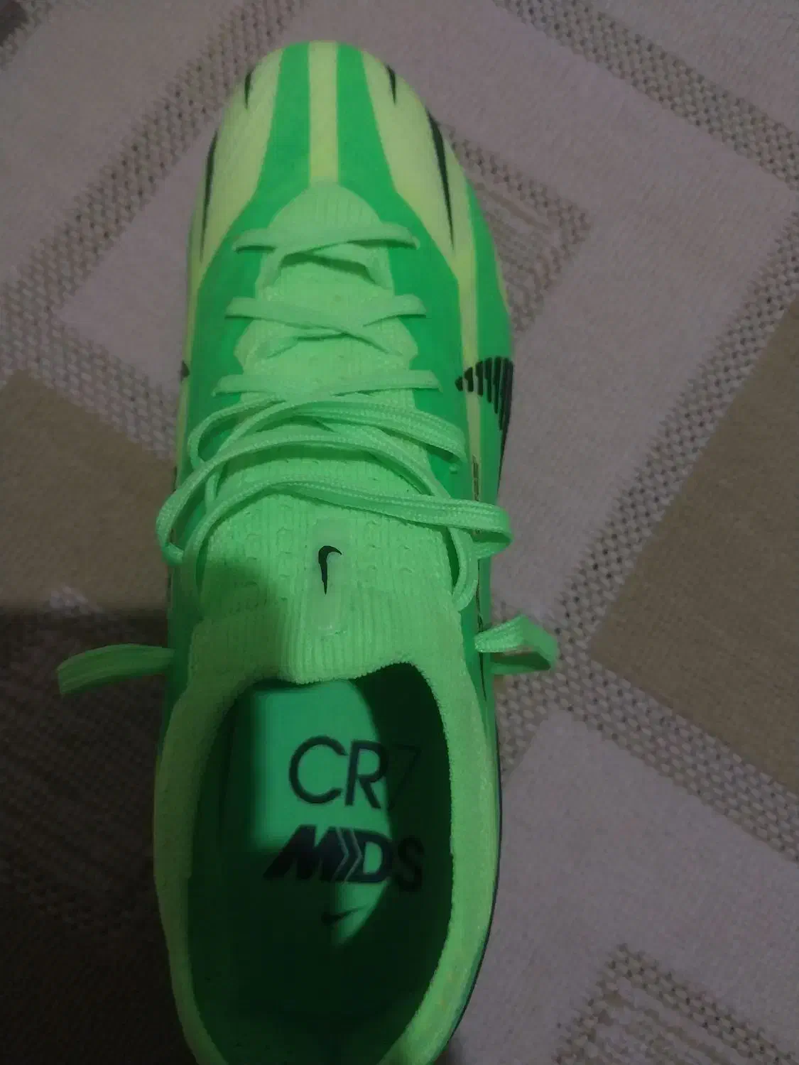 کفش فوتبال و فوتسال|کیف، کفش، کمربند|اقبالیه, |دیوار