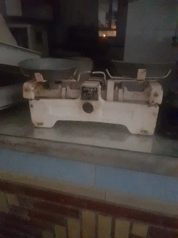 ترازو عتیقه|کلکسیون اشیاء عتیقه|خرم‌آباد, |دیوار