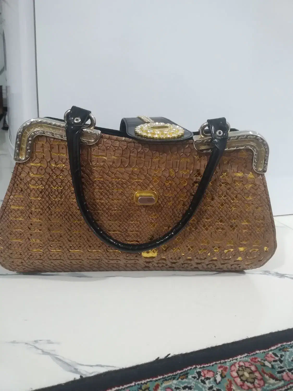 کیف طلایی|کیف، کفش، کمربند|اراک, |دیوار