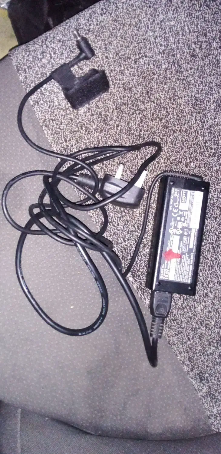 آداپتور و شارژ لب تاپ سونی وایو|قطعات و لوازم جانبی رایانه|تهران, قصر فیروزه ۱|دیوار