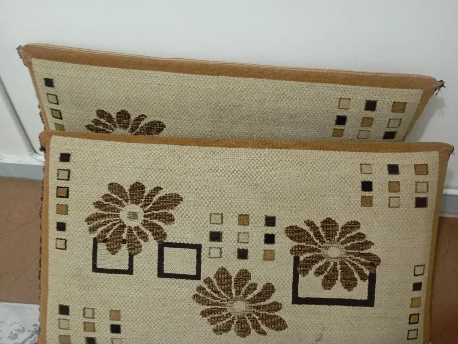 پشتی|پشتی|ماهدشت, |دیوار