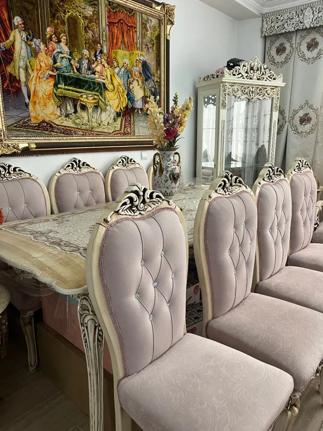 غذا خوری|میز و صندلی غذاخوری|میانه, |دیوار