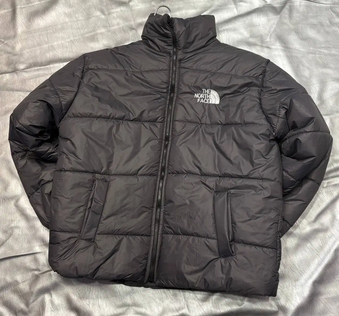 کاپشن|لباس|رشت, شهرک قدس|دیوار