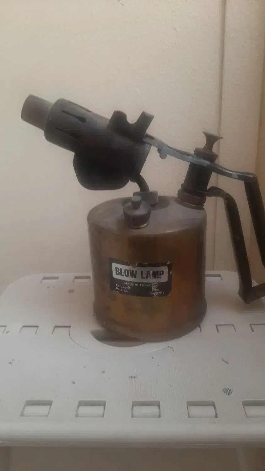 پریوس نفتی سالم|کلکسیون اشیاء عتیقه|پردیس, فاز ۸|دیوار