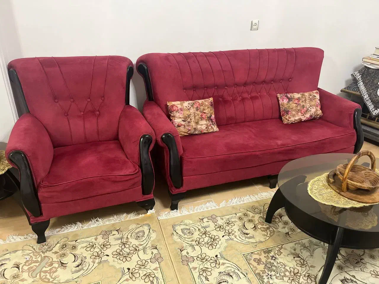 مبل ۷ نفره با ۳ تا میز عسلی کاملا سالم|مبلمان خانگی و میز عسلی|گرگان, |دیوار