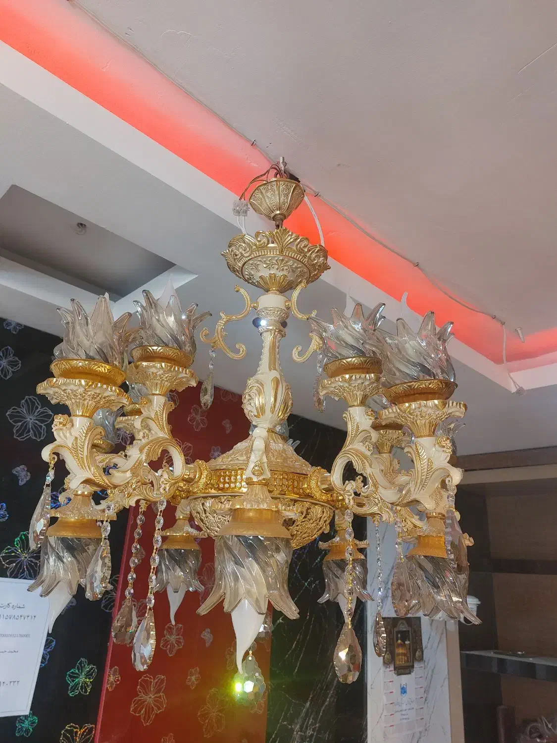 انواع لوستر مدرن و کلاسیک|لوستر و چراغ آویز|اصفهان, کوجان|دیوار