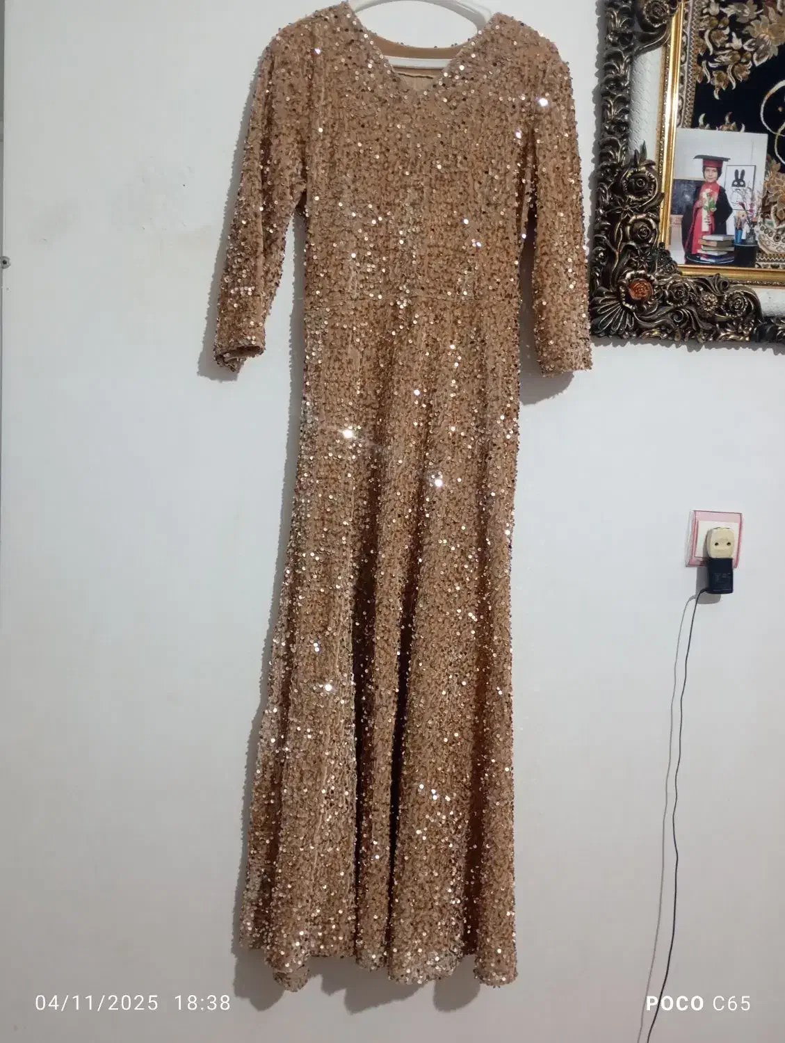 پیراهن مجلسی|لباس|فیروزآباد (لرستان), |دیوار