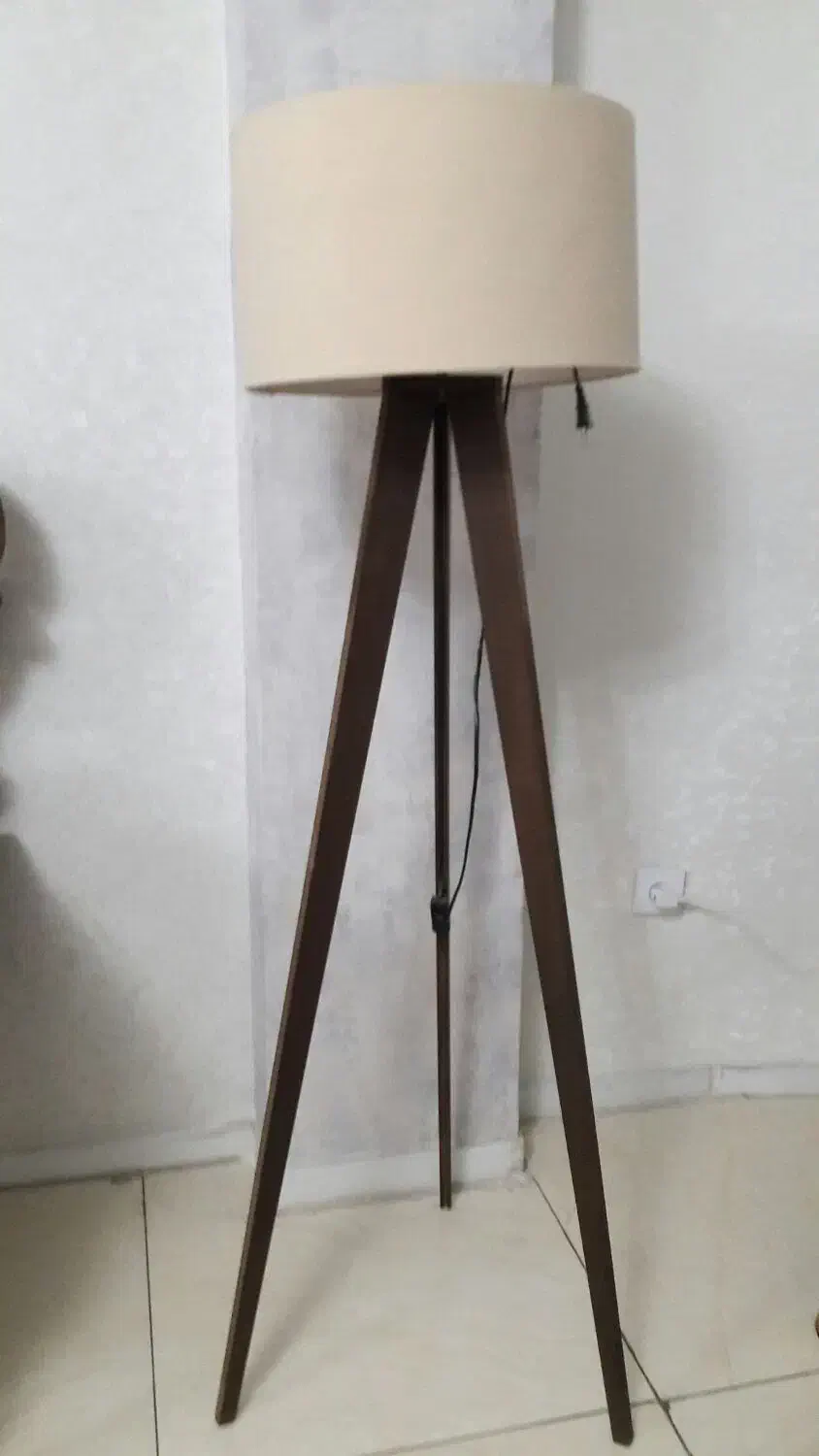 آباژور سه پایه کاملا نو|چراغ خواب و آباژور|تبریز, |دیوار