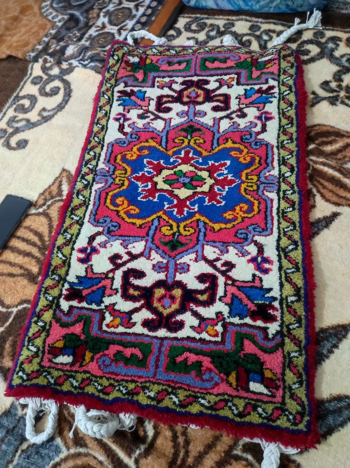 فرش پادری دست باف|پادری|تبریز, |دیوار