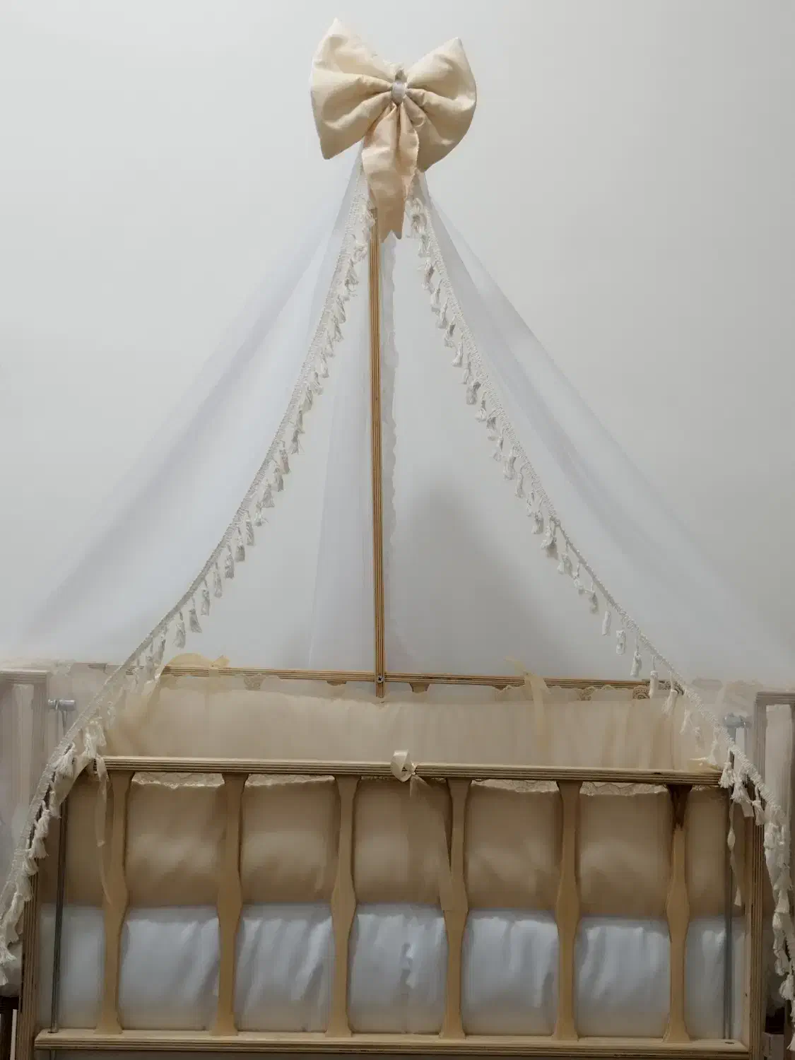 تخت کنار مادر چوبی|تخت و سرویس خواب|سقز, |دیوار